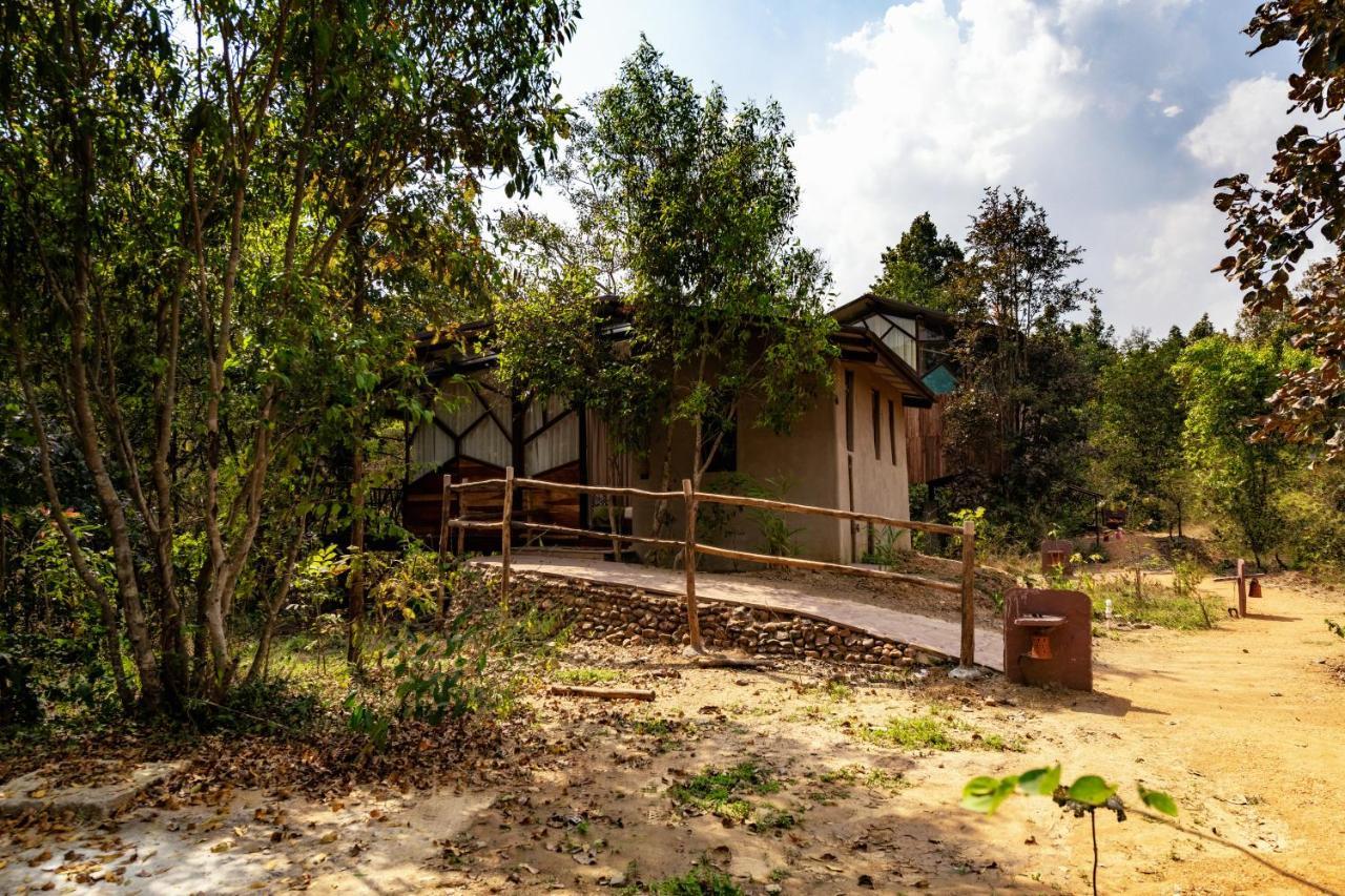 Kanha Jungle Camp Екстериор снимка
