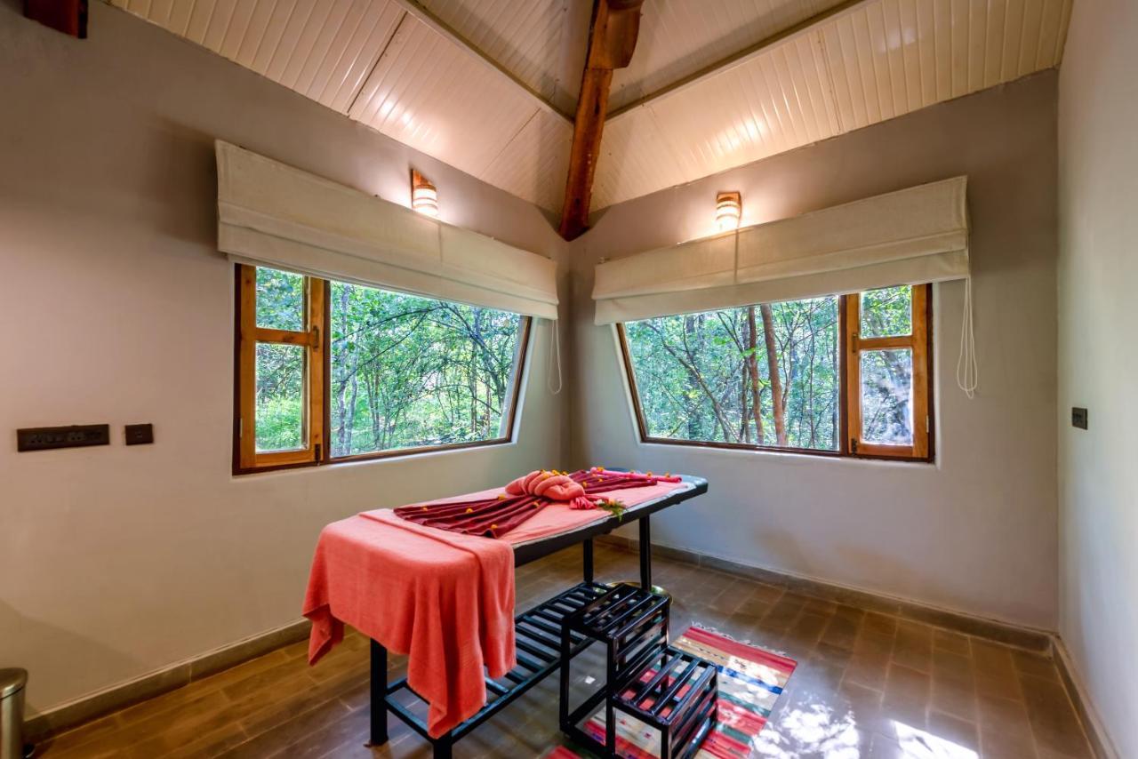 Kanha Jungle Camp Екстериор снимка
