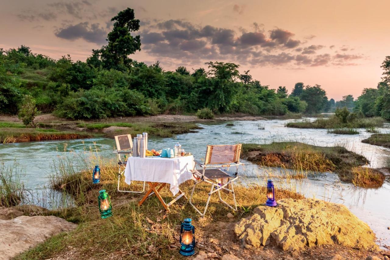 Kanha Jungle Camp Екстериор снимка