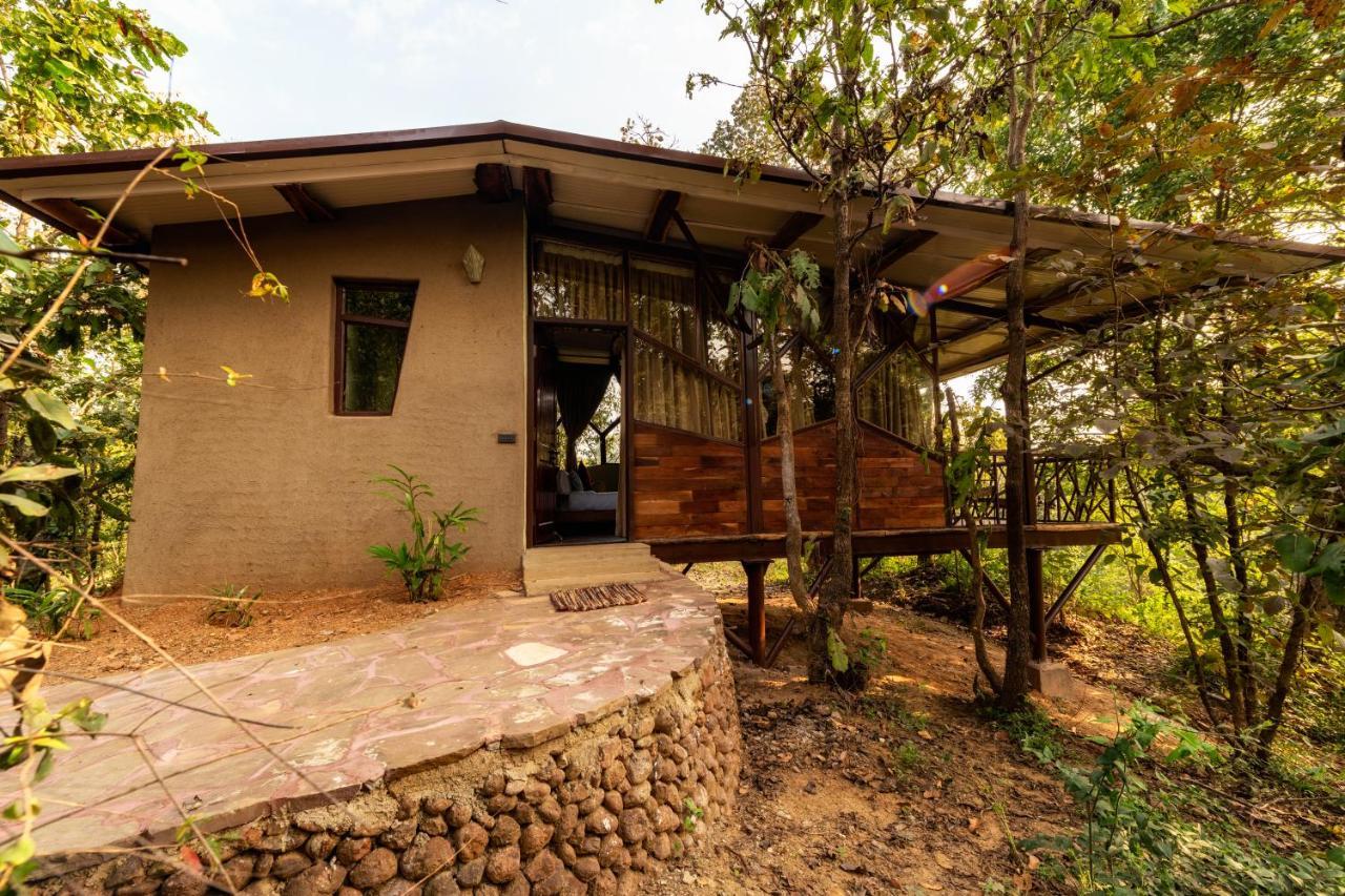 Kanha Jungle Camp Екстериор снимка