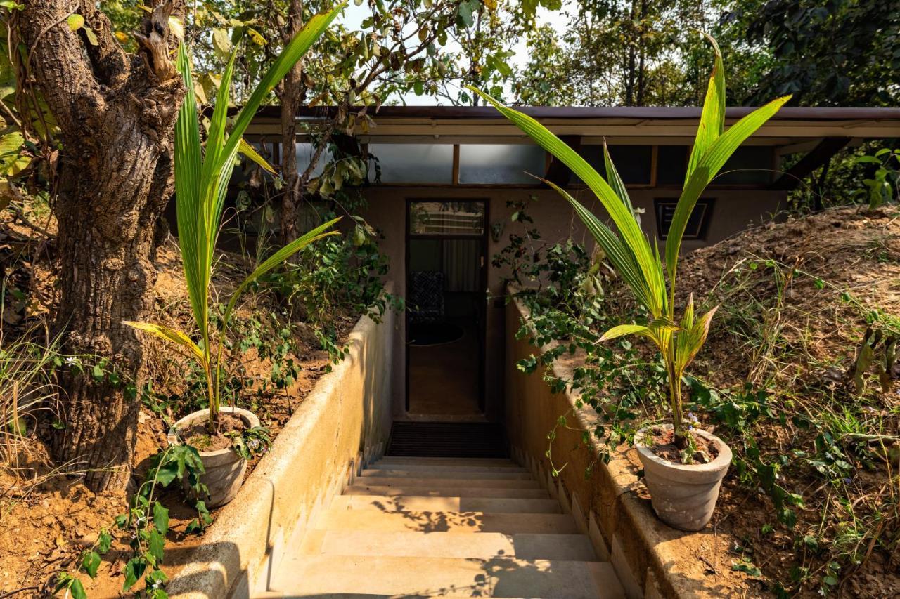 Kanha Jungle Camp Екстериор снимка