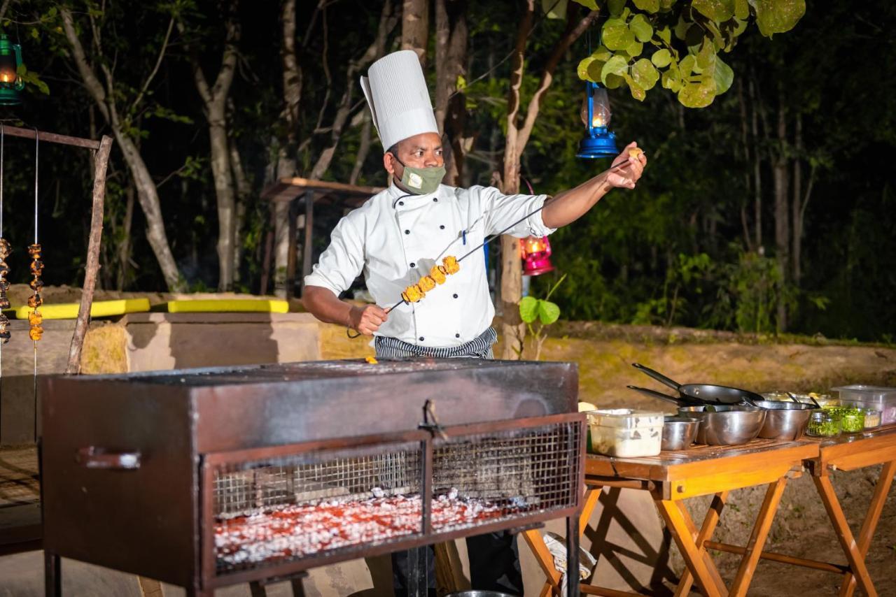 Kanha Jungle Camp Екстериор снимка