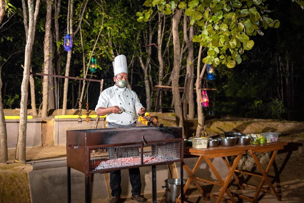 Kanha Jungle Camp Екстериор снимка